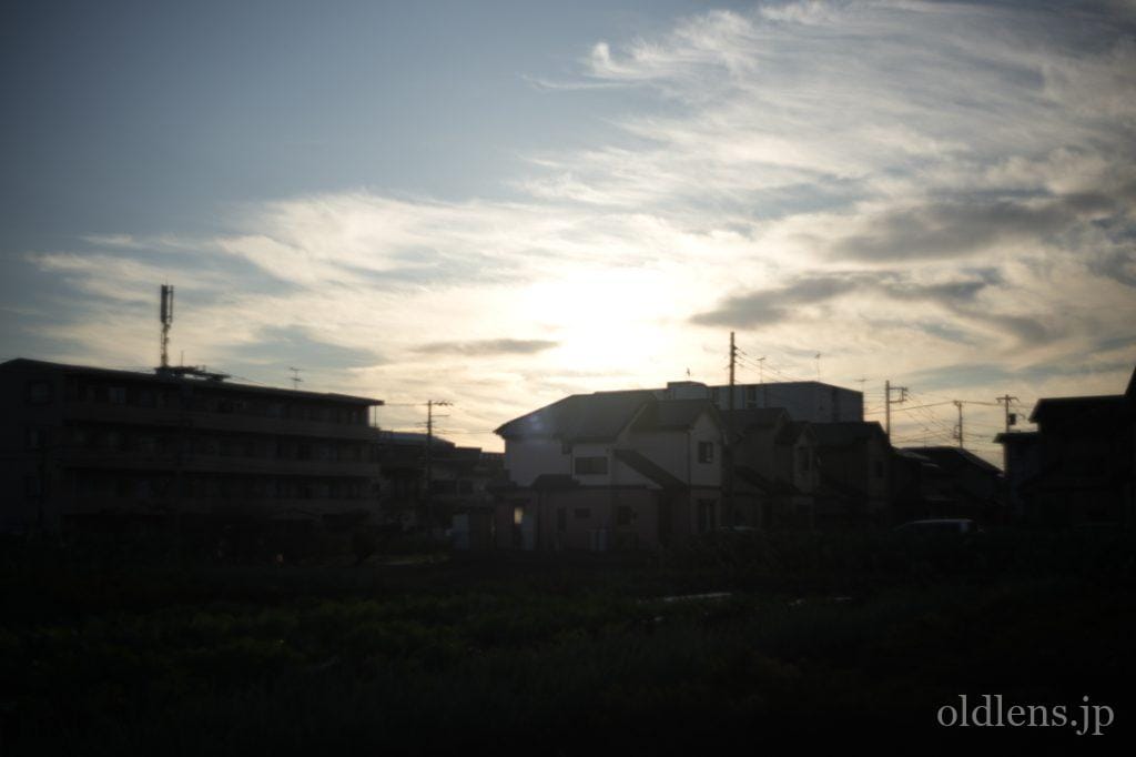 Kodak Ektar 47mm f2 作例 revew エモい写真が撮れるオールドレンズ 自然 風景 秋 早朝 朝日 画像