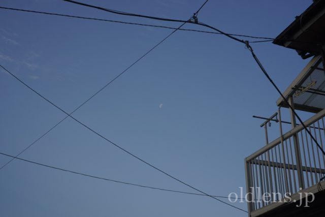 Carl Zeiss Jena Tessar 5cm f2.8 review 作例 青空と電線と家 カールツァイスイエナ テッサー 50mm