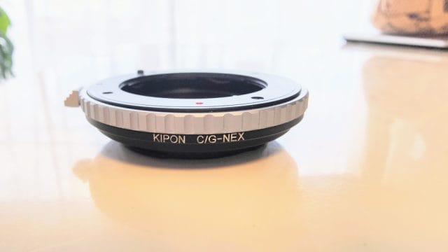 Carl Zeiss G Biogon 28mm f2.8に装着するマウントアダプター
